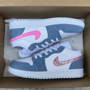 Travis Scott x Air Jordan 1 - Image 11