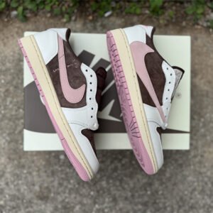 Travis Scott x Air Jordan 1 - Image 3