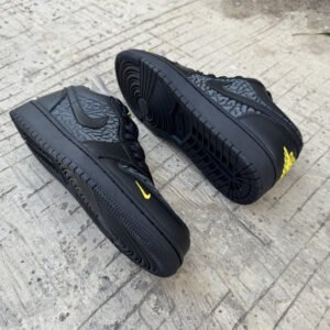 Travis Scott x Air Jordan 1 - Image 5