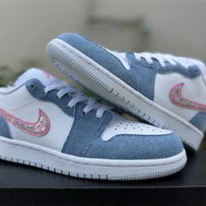 Travis Scott x Air Jordan 1 - Image 9