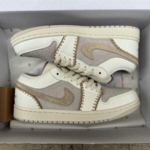 Travis Scott x Air Jordan 1 - Image 8