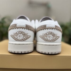 Travis Scott x Air Jordan 1 - Image 9