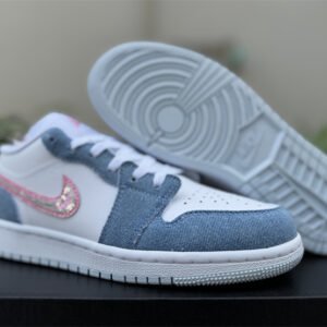Travis Scott x Air Jordan 1 - Image 10
