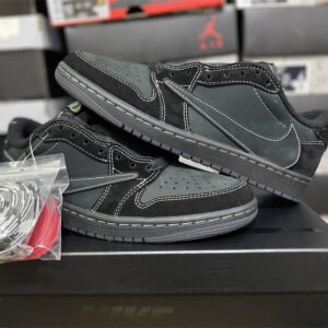 Travis Scott x Air Jordan 1 low - Image 4