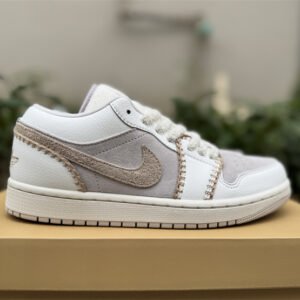 Travis Scott x Air Jordan 1 - Image 10