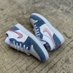 Travis Scott x Air Jordan 1 - Image 7