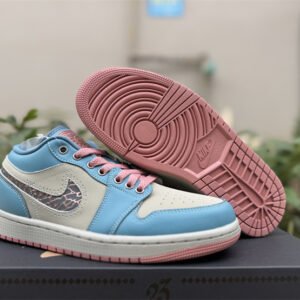 Travis Scott x Air Jordan 1 - Image 9