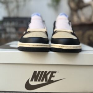 Travis Scott x Air Jordan 1 - Image 6