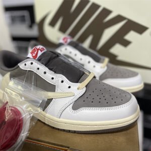Travis Scott x Air Jordan 1 low - Image 6