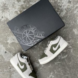 Travis Scott x Air Jordan 1 - Image 6