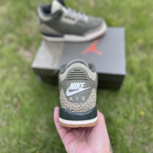 Air Jordan 3 Retro - Image 31
