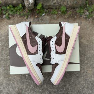 Travis Scott x Air Jordan 1 - Image 13