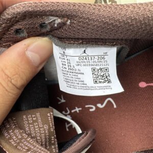 Travis Scott x Air Jordan 1 - Image 15