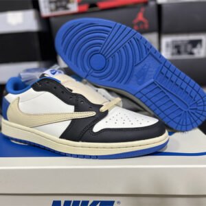 Travis Scott x Air Jordan 1 low - Image 17