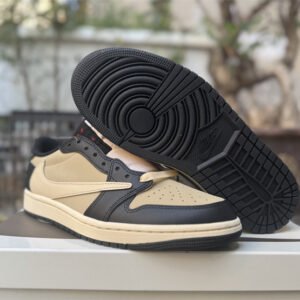 Travis Scott x Air Jordan 1 - Image 14