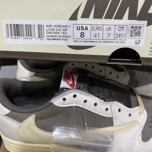 Travis Scott x Air Jordan 1 low - Image 8