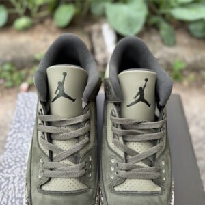 Air Jordan 3 Retro - Image 36