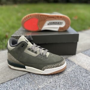 Air Jordan 3 Retro - Image 35
