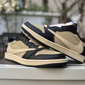 Travis Scott x Air Jordan 1 - Image 16