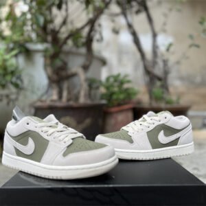 Travis Scott x Air Jordan 1 - Image 15
