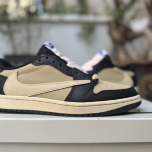 Travis Scott x Air Jordan 1 - Image 18