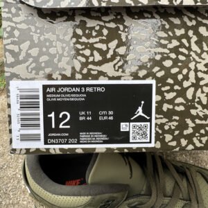 Air Jordan 3 Retro - Image 38