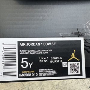 Travis Scott x Air Jordan 1 - Image 20