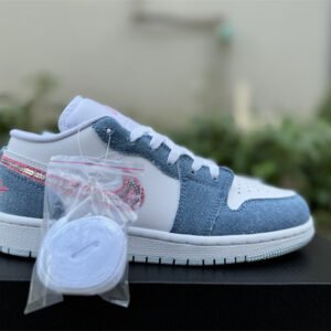 Travis Scott x Air Jordan 1 - Image 20