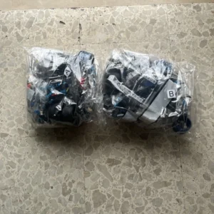 LEGO Technic 42083 - Bugatti Chiron (Complete with Box and Manual) - Image 6